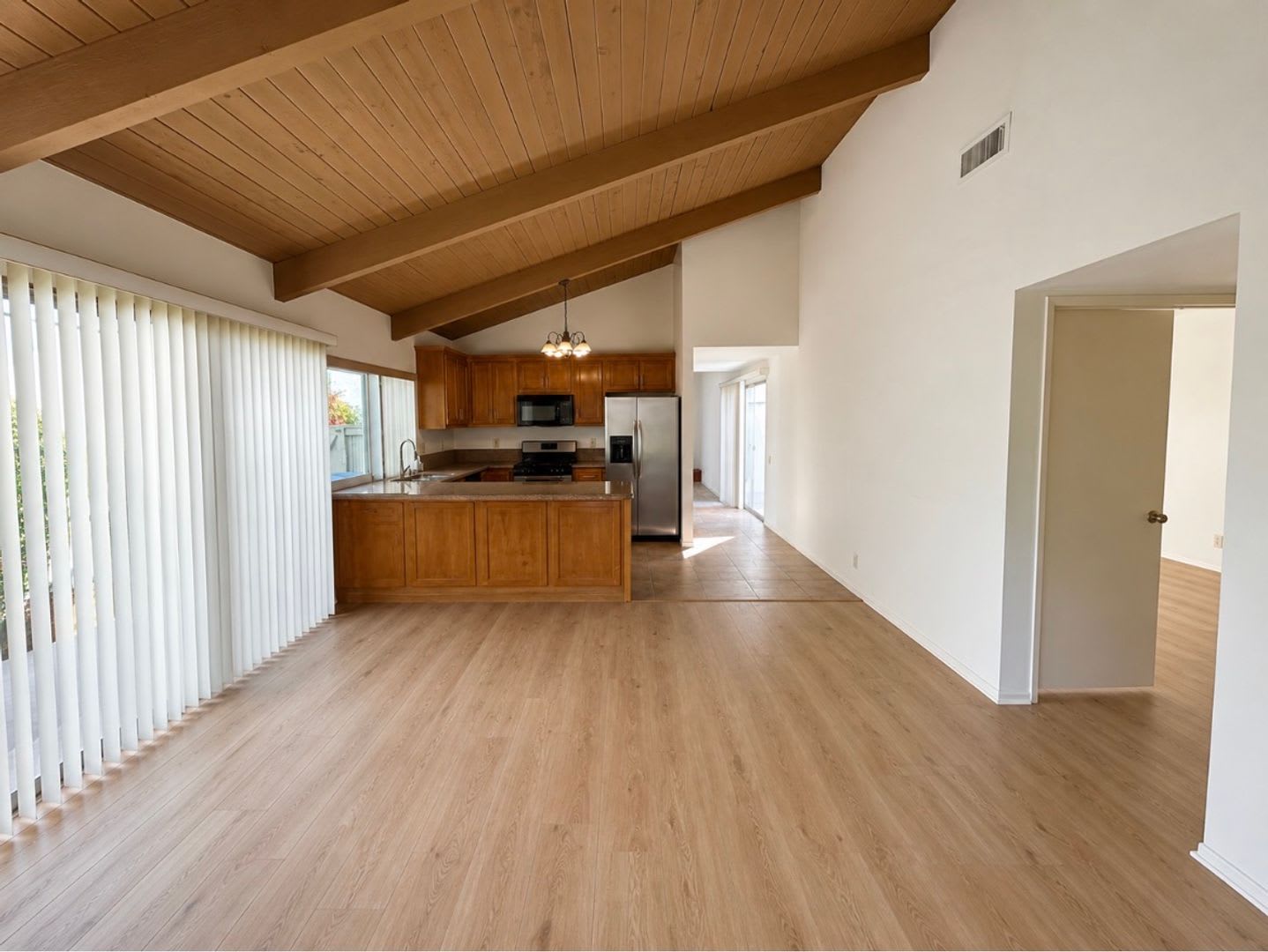 Charming 3 Bedroom Home In Desirable Deerfield Community Of Irvine – photo 5