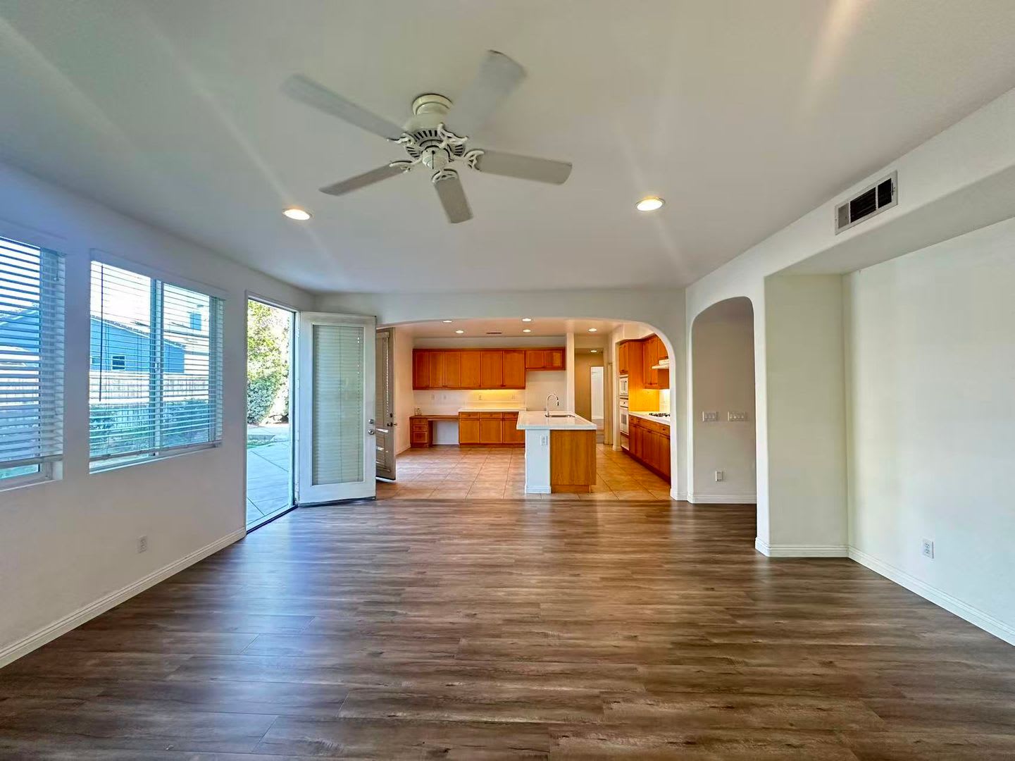 6 Bedroom home for lease in Eastvale – photo 4