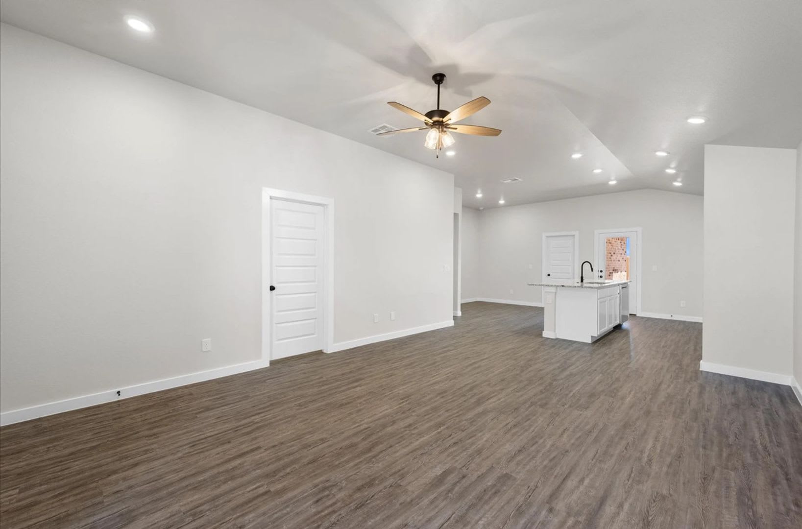 Full Appliance Package At 1799 A Month With A 15 Month Lease Modern Smart Home Living In Willow Bend 2154 Kokomo – photo 4