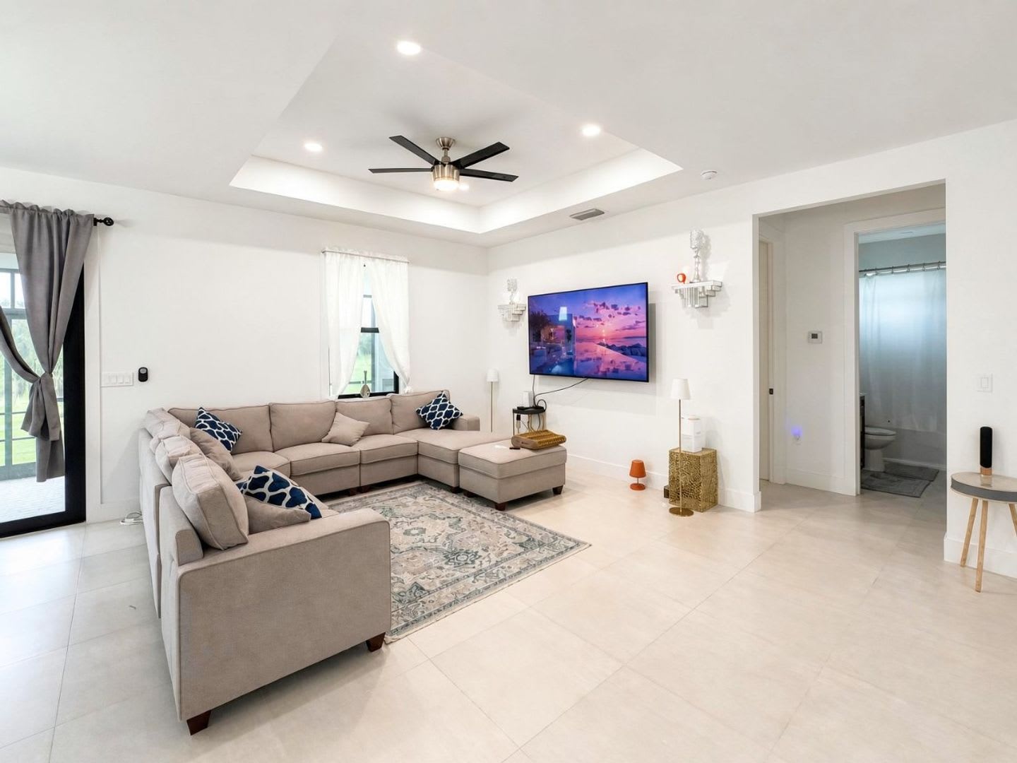Modern 3-Bedroom Rental on 1.59 Acres in Golden Gate Estates – photo 2
