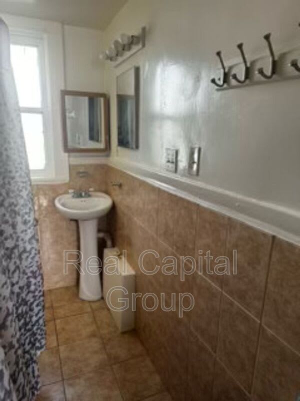 1326 3rd Ave – photo 5