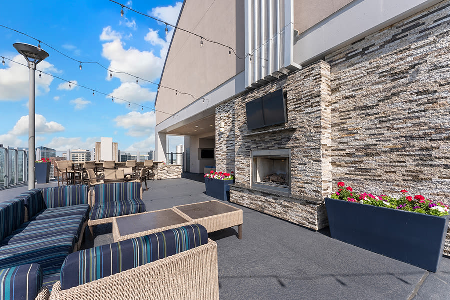 SkyHouse Dallas Apartments Victory Park – photo 4
