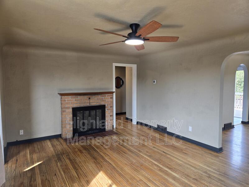 1160 NE Lake St – photo 4