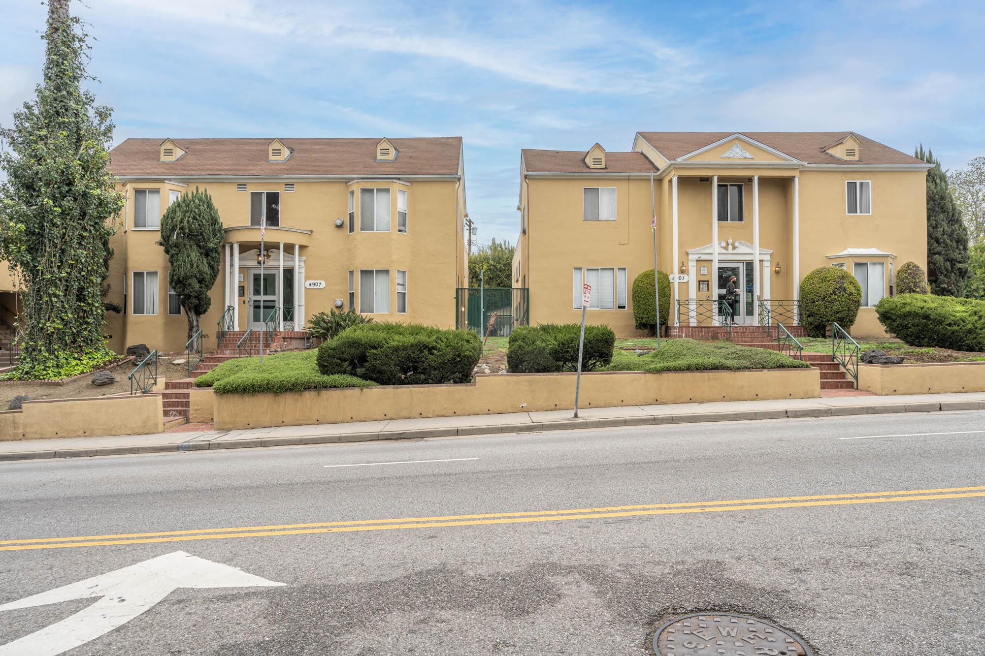 4901 Beverly Blvd. – photo 1