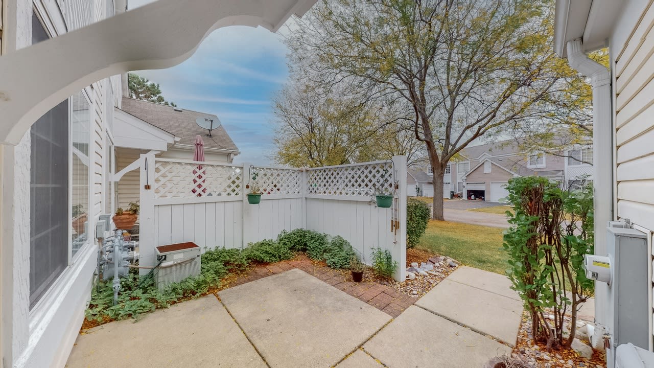 437 Thomas Jefferson Court – photo 2