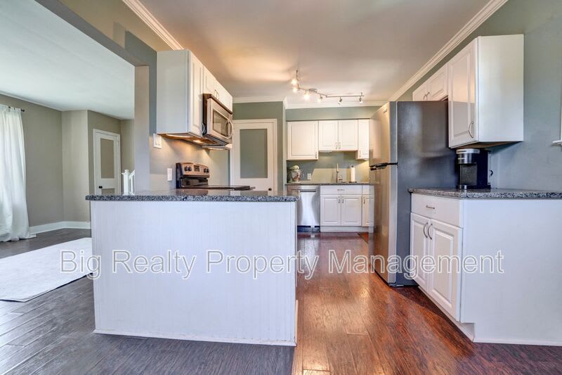 912 Feist Ave – photo 3
