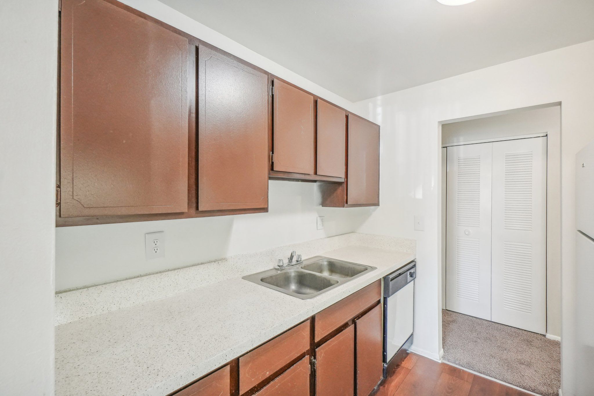 Riverstone Apartments – photo 4