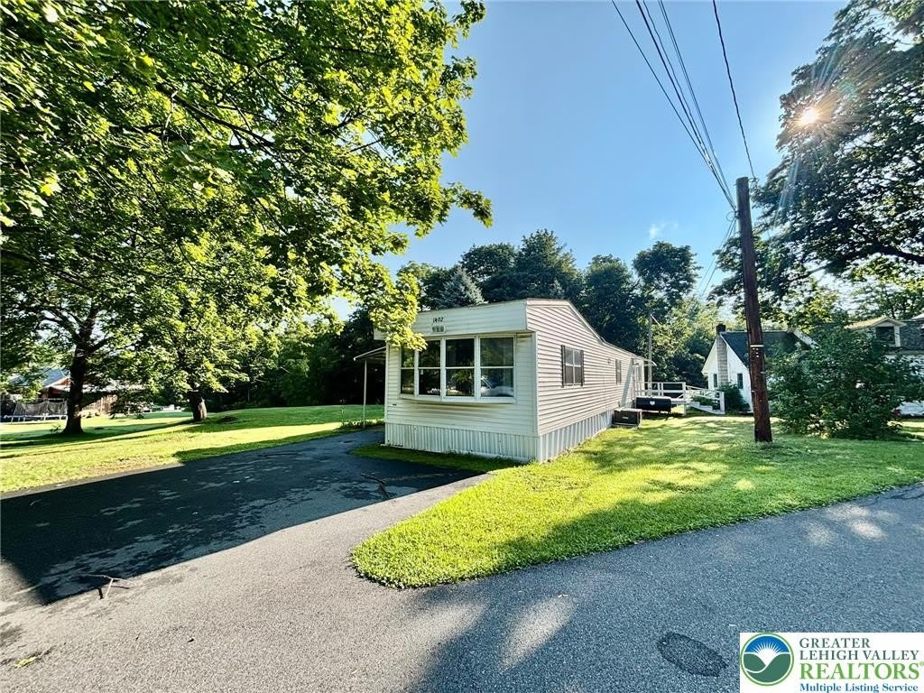 1402 Main Street – photo 3