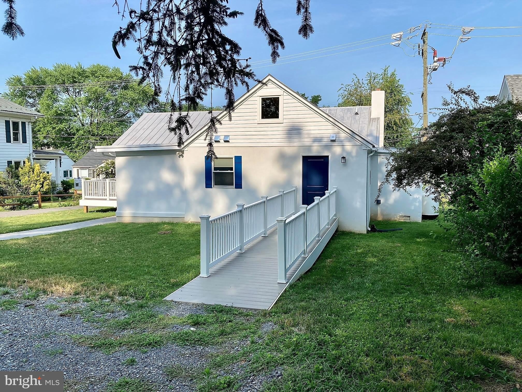 150 N Hatcher Avenue – photo 3