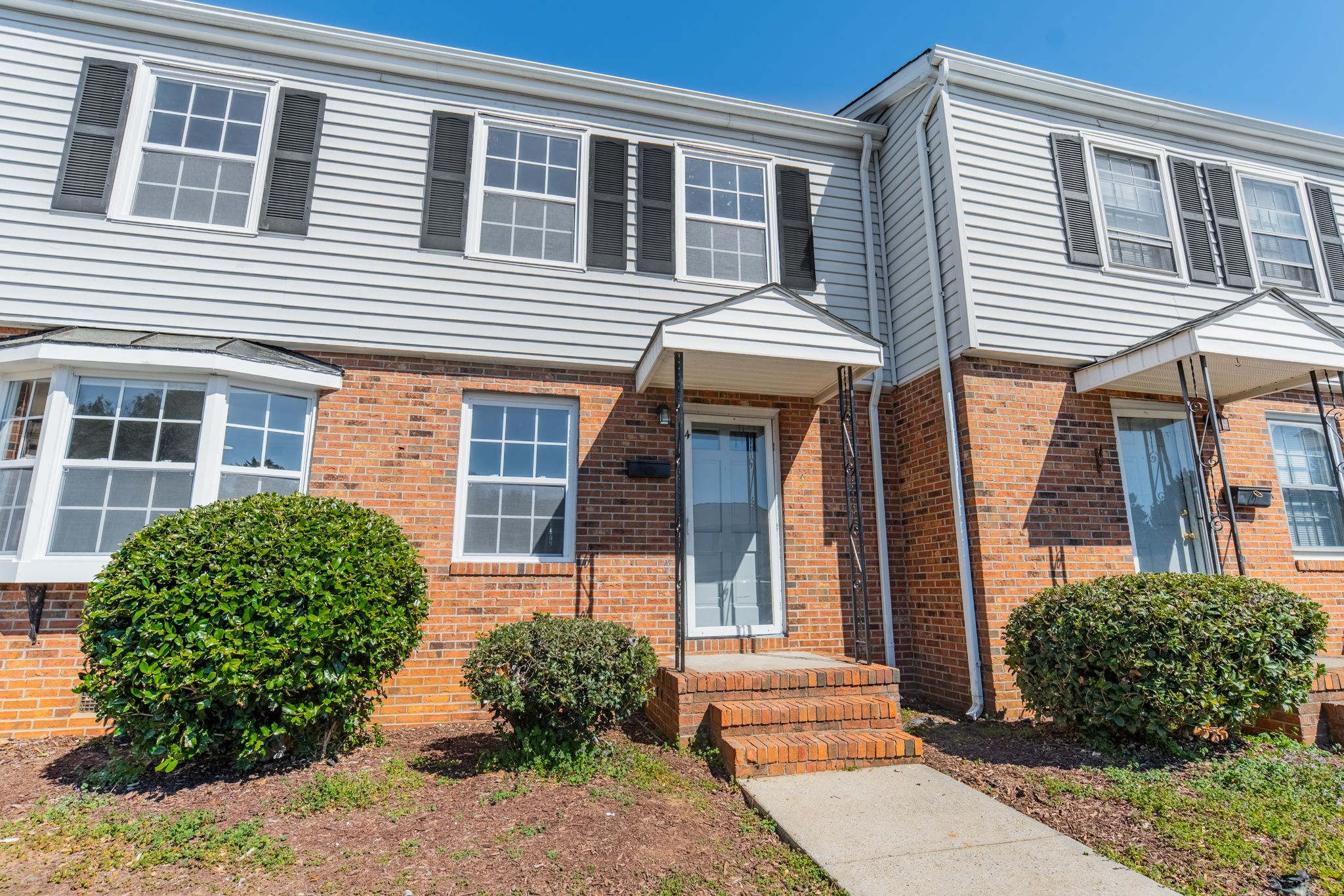 2200 Williamsburg Drive – photo 1