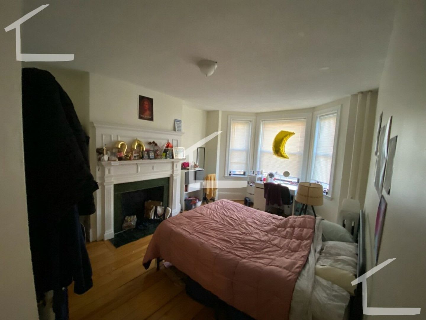 Charming 4 Bedroom- No Broker Fee – photo 4
