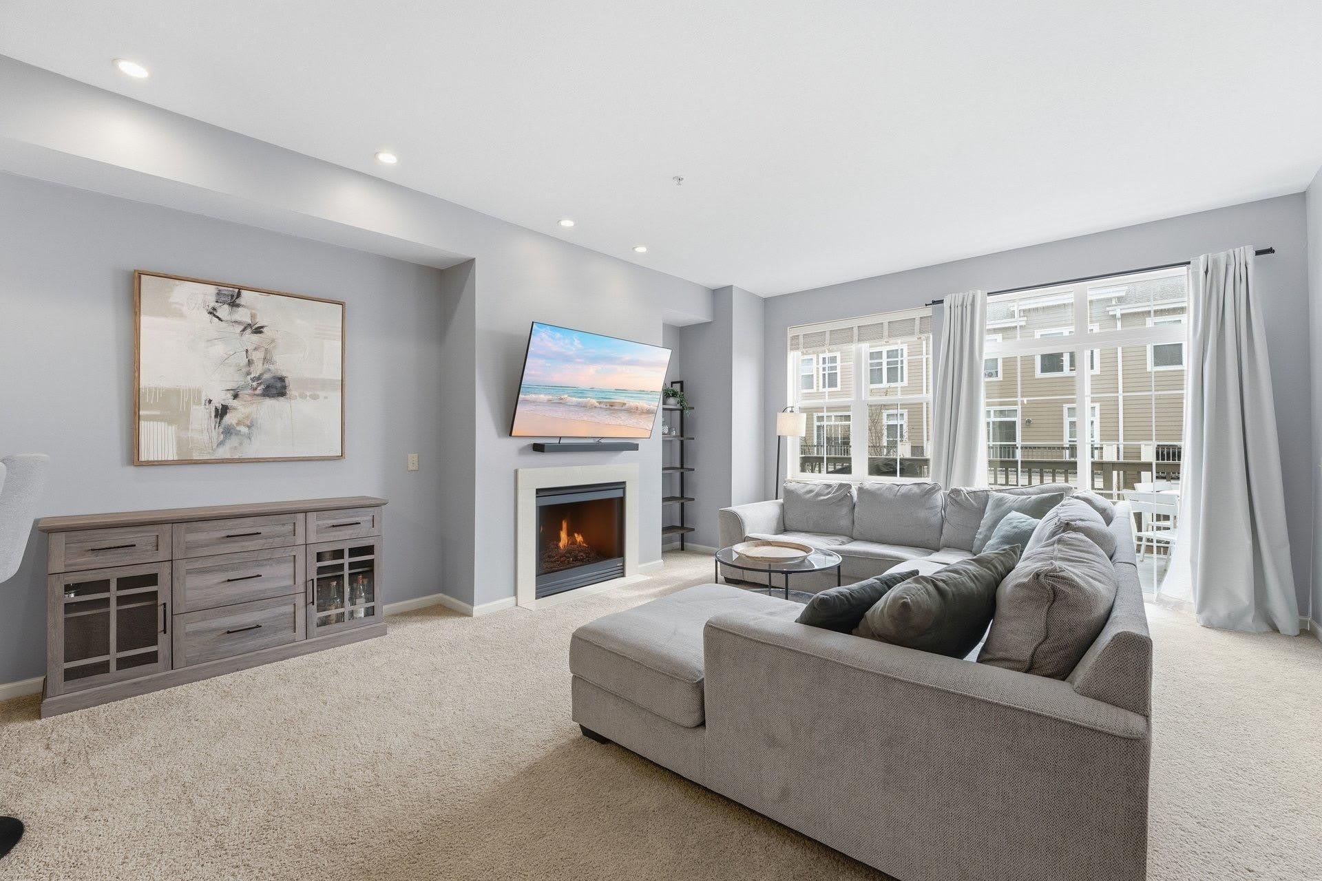 8103 Oakview Drive N – photo 3