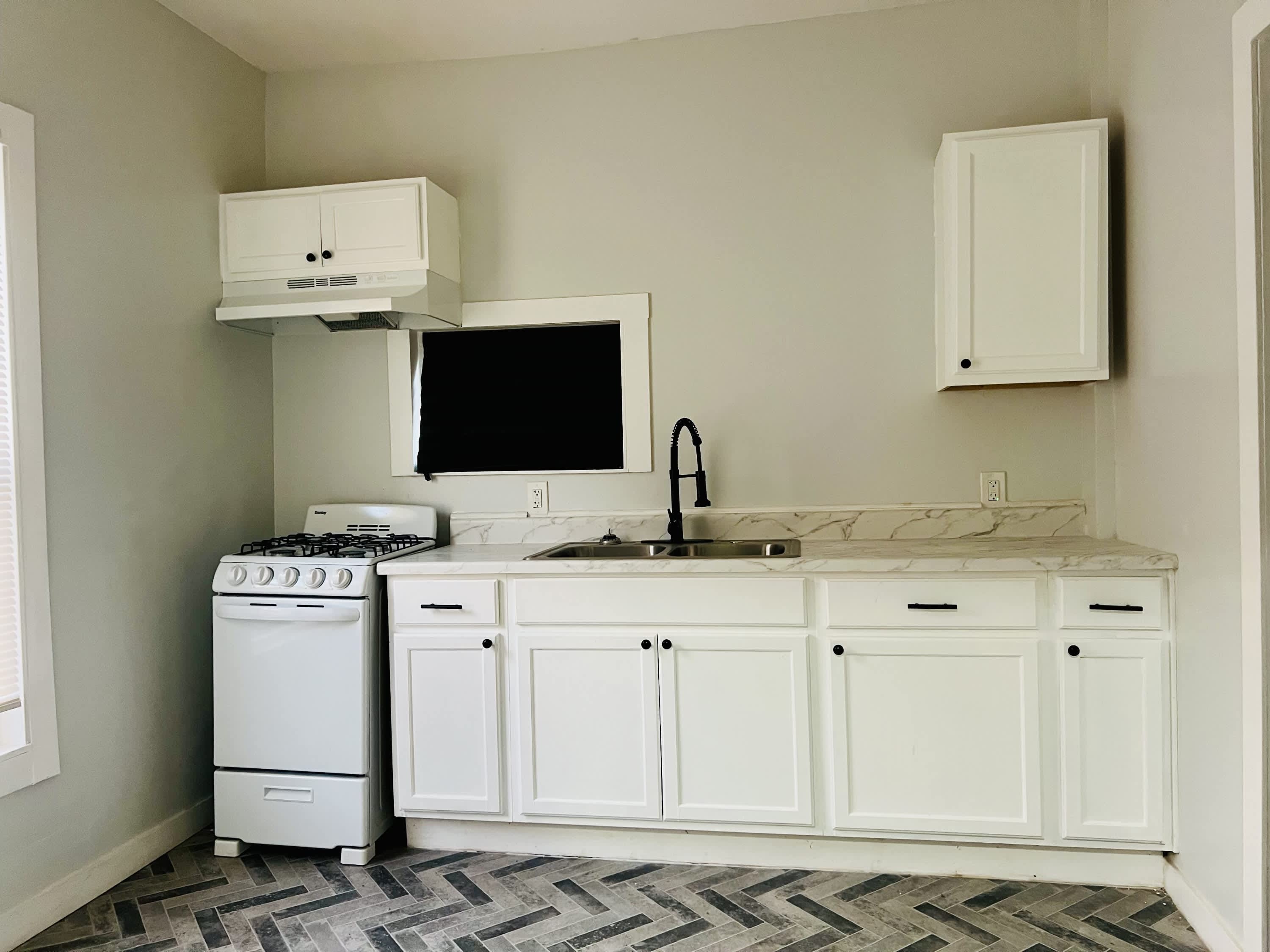 831 North Chestnut Street – photo 3