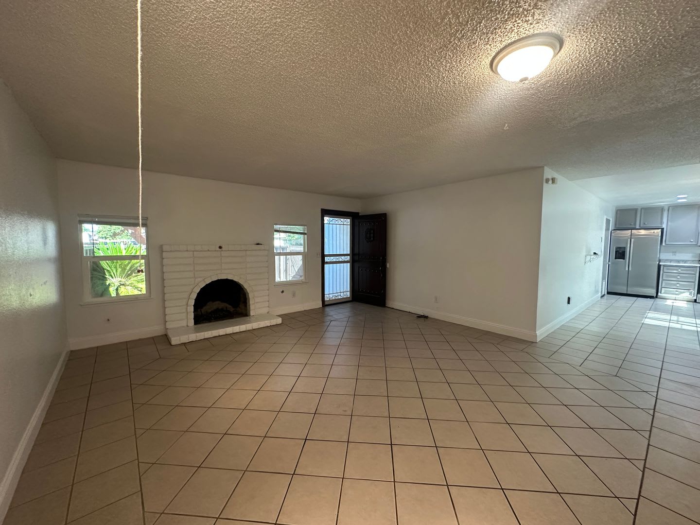 308 N Riverside Dr – photo 2