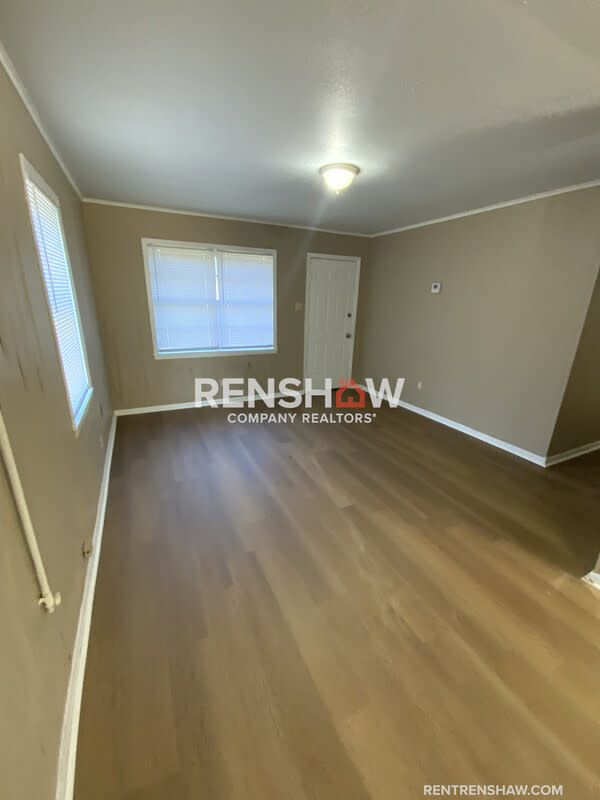 379 Moore St – photo 2