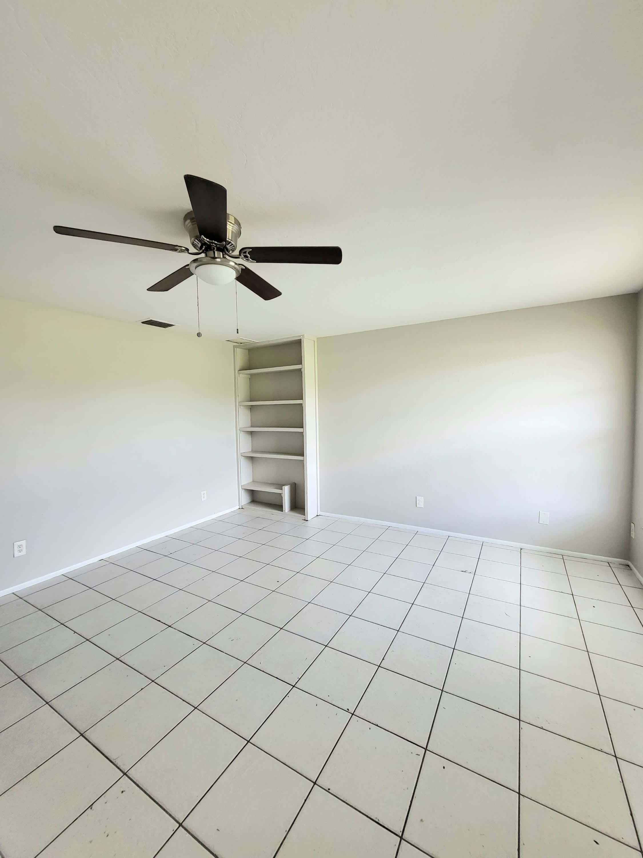 406 Northeast 24Th Place – photo 2