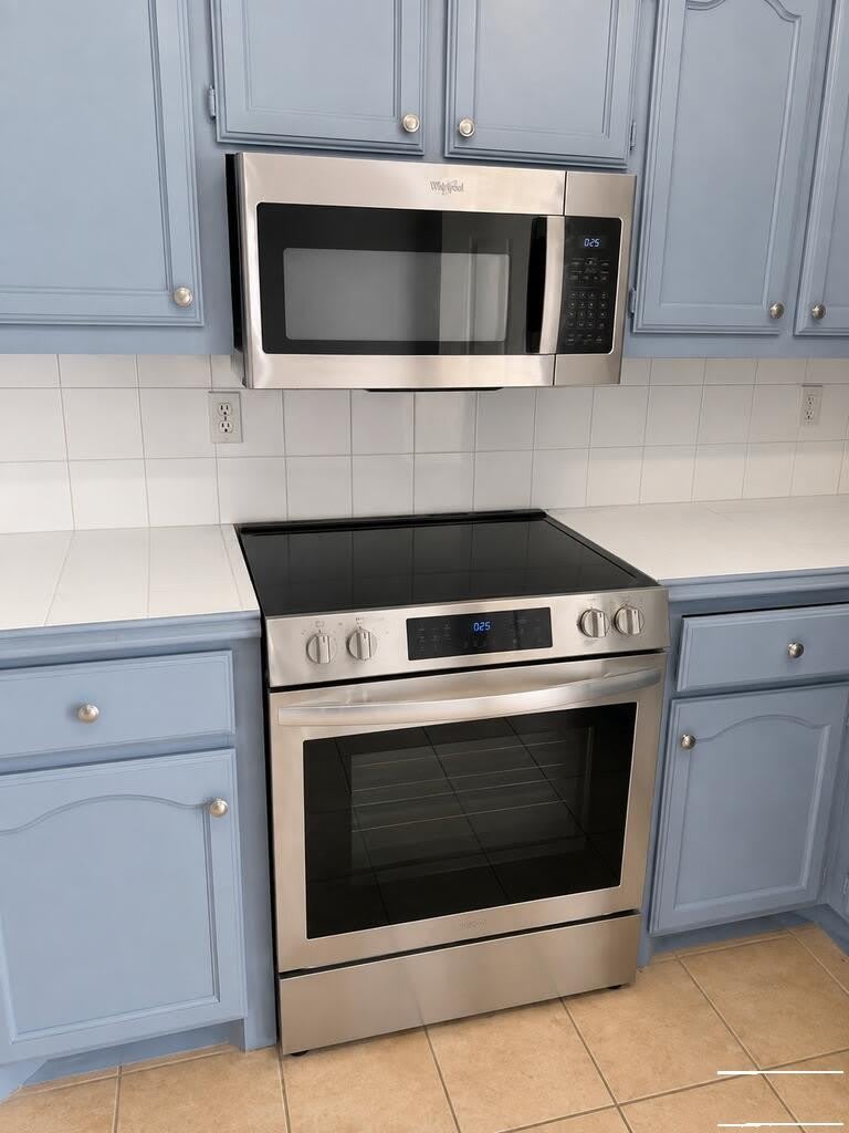 1405 W CARMEN AVE. – photo 3