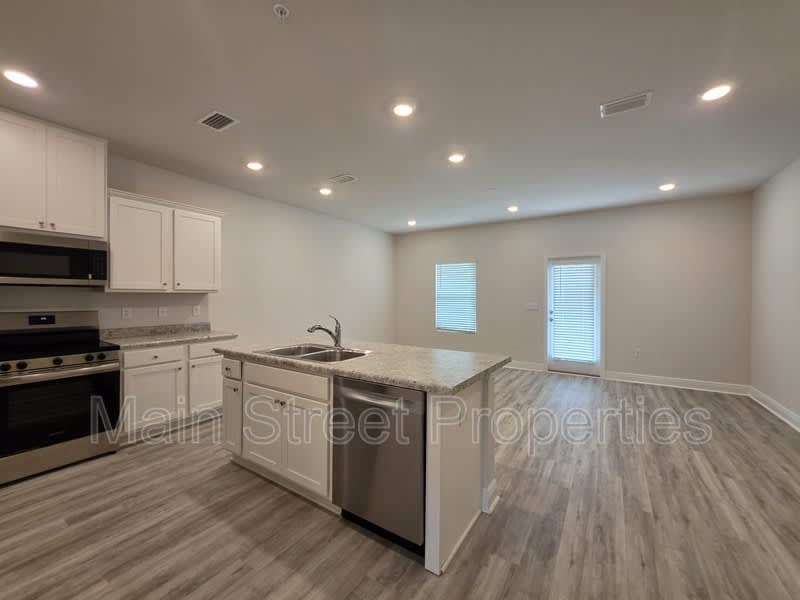 9011 Golden Eye Drive – photo 3