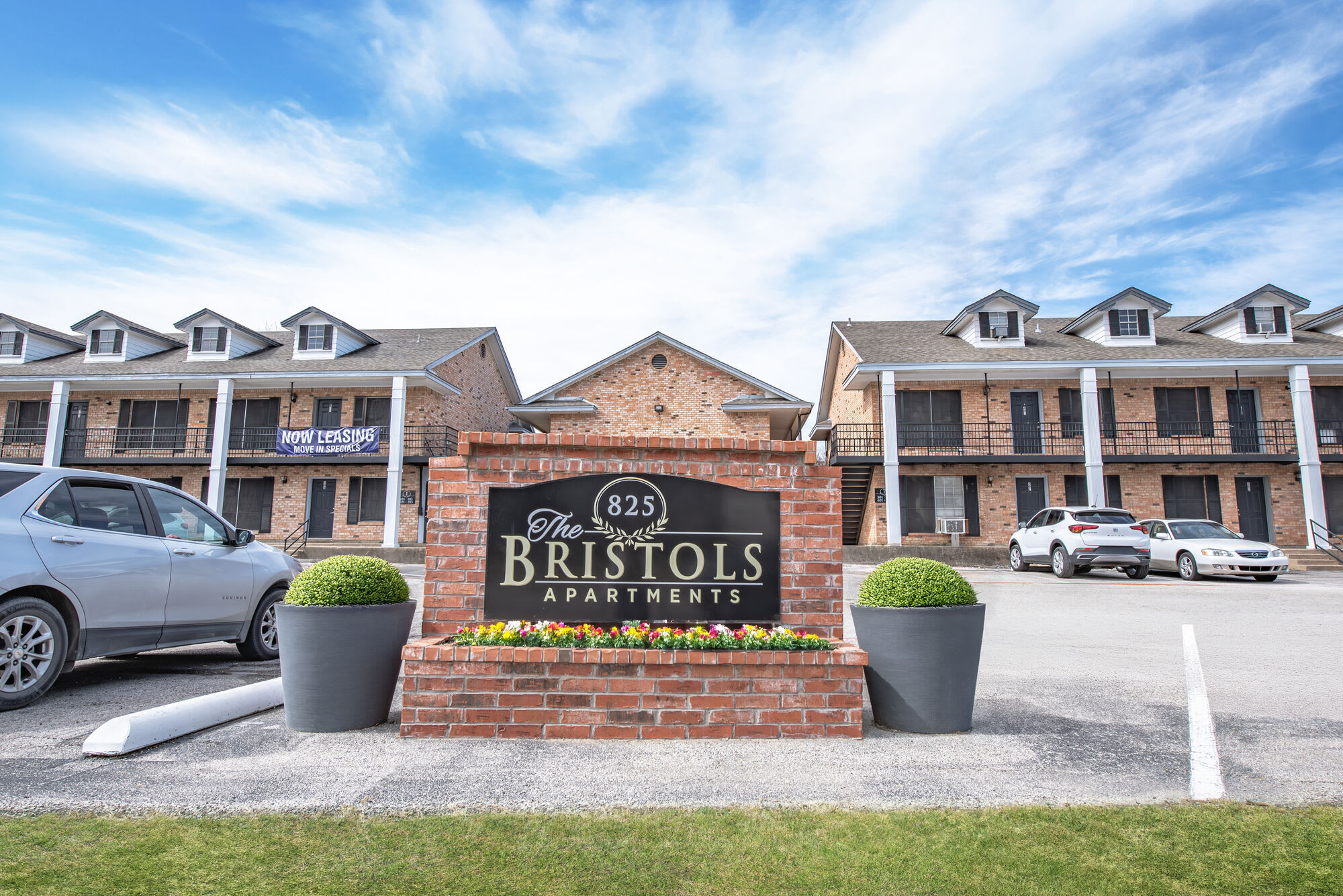 Bristols of Hurst – photo 1