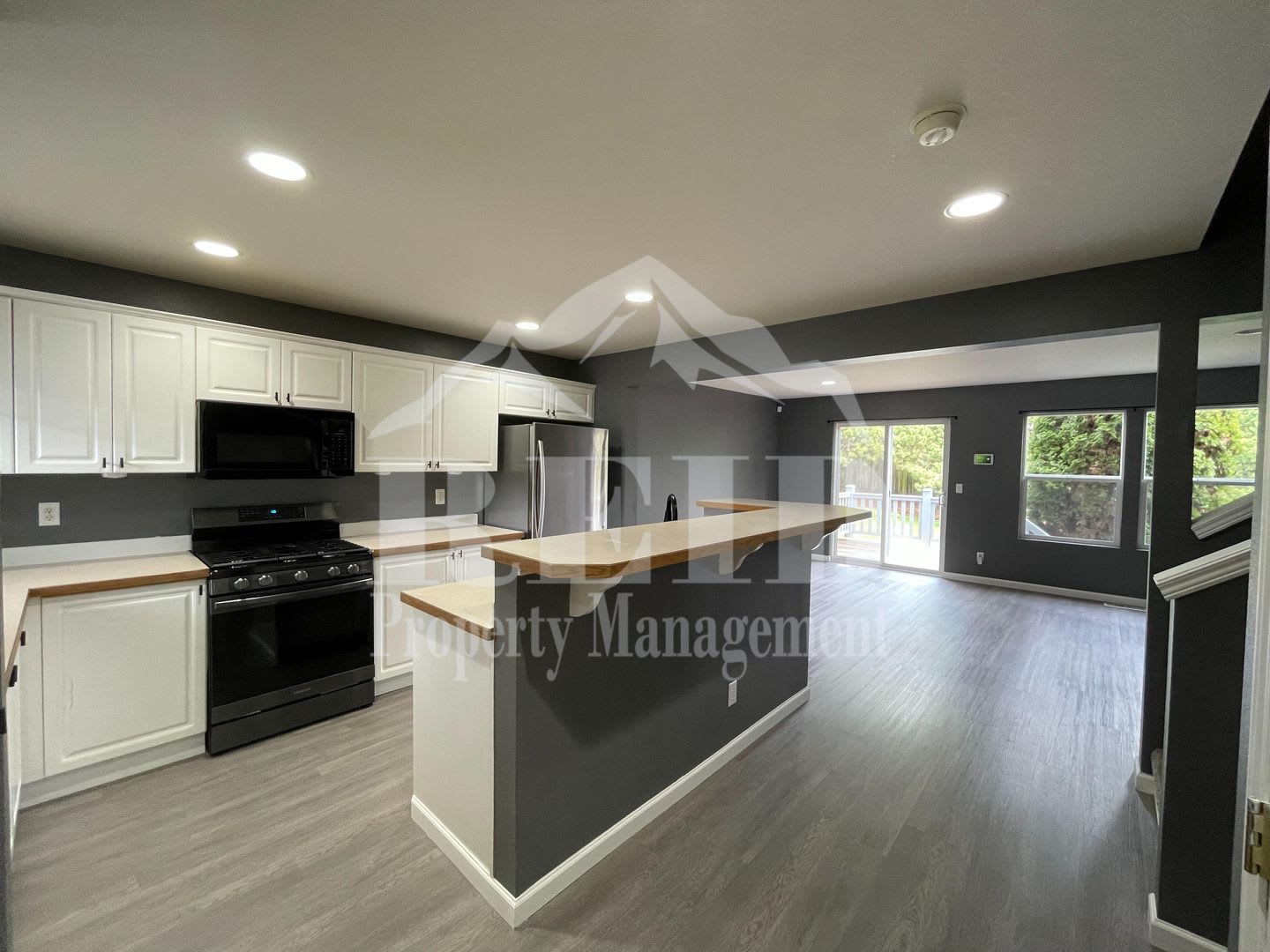 Exclusive Summerwind Town Home Community – photo 3