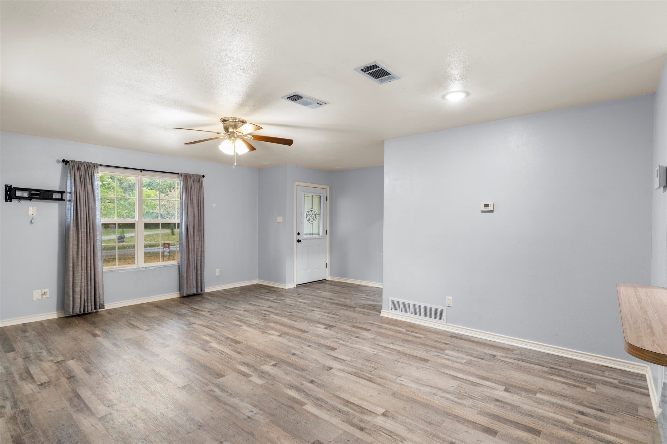 521 Hilltop Drive – photo 5