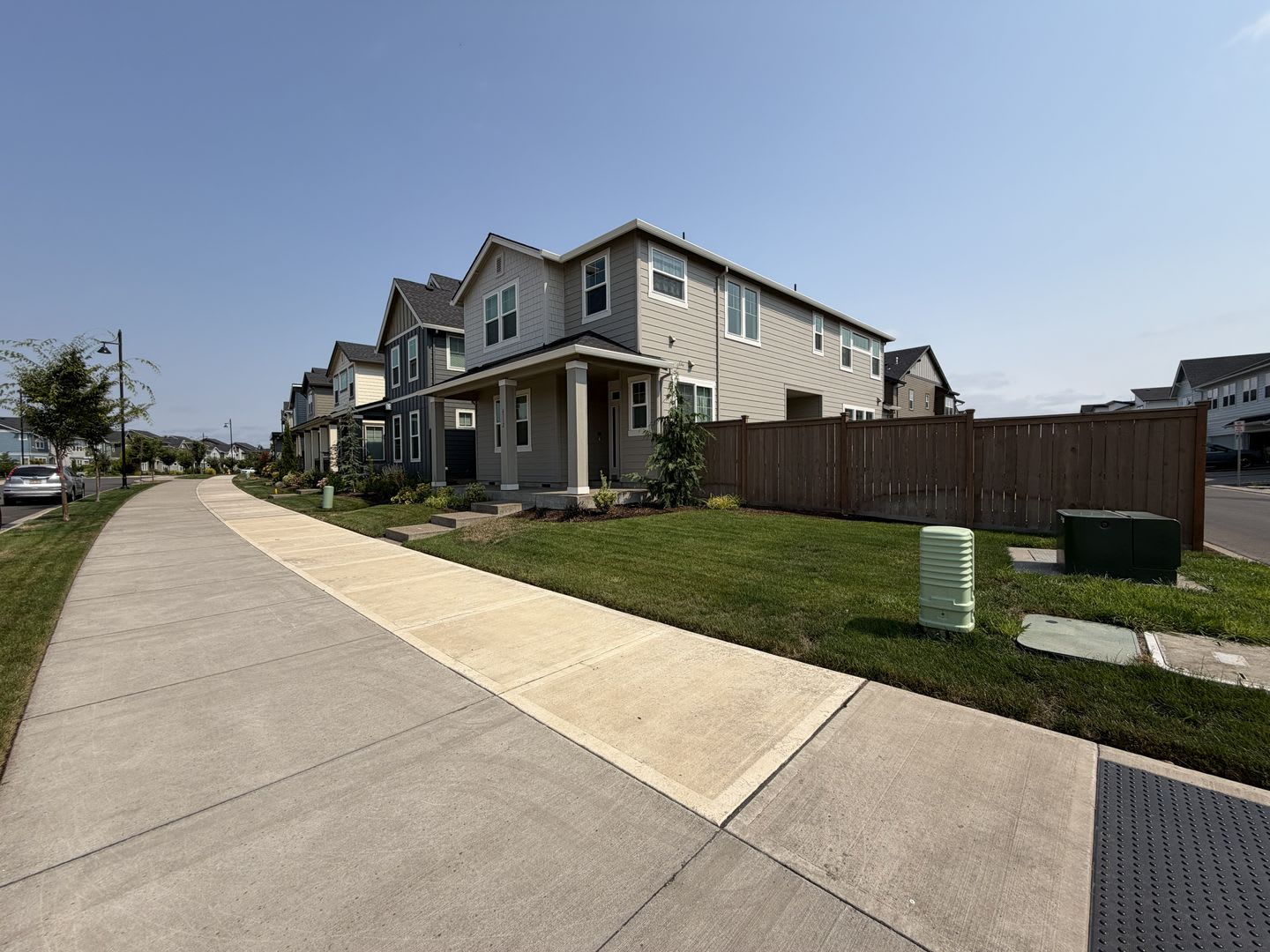 Stunning 4 Bedroom Corner Lot Home With Expansive Backyard In Reeds Crossing – photo 4