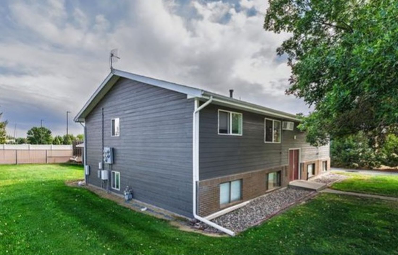 1621 Kelby Dr – photo 3