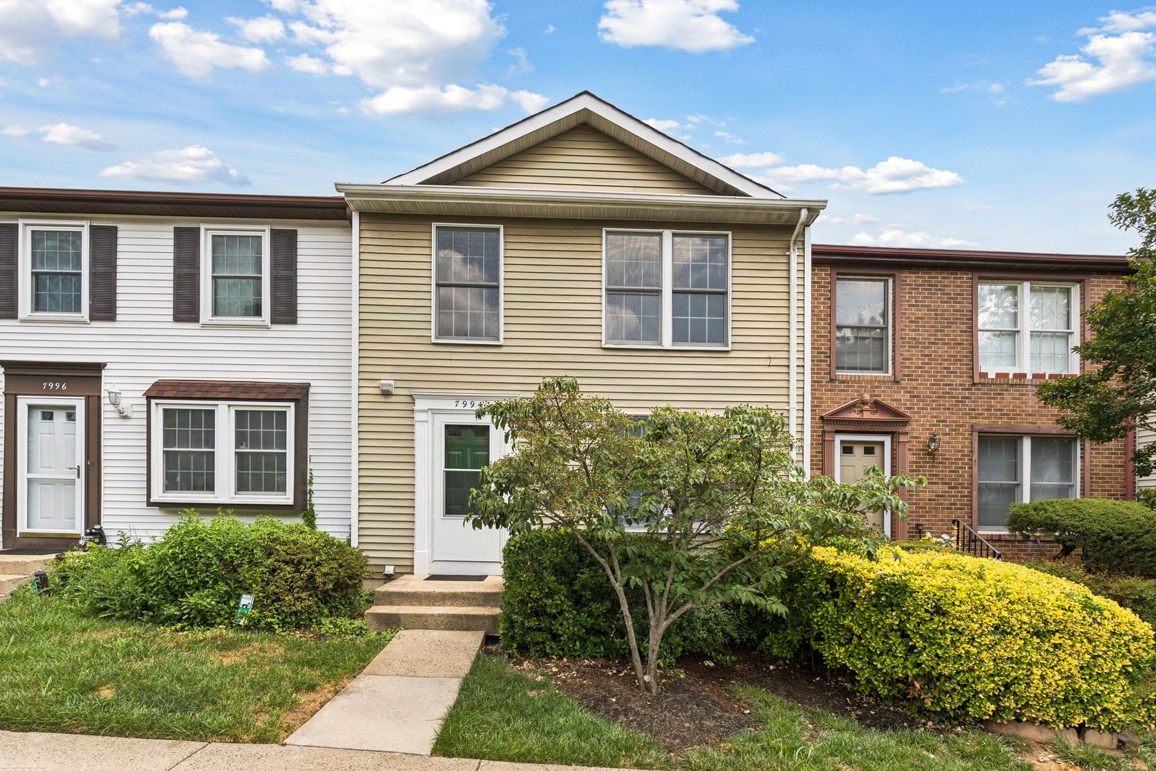 Conveniently located in the Courts of Tysons! – photo 1