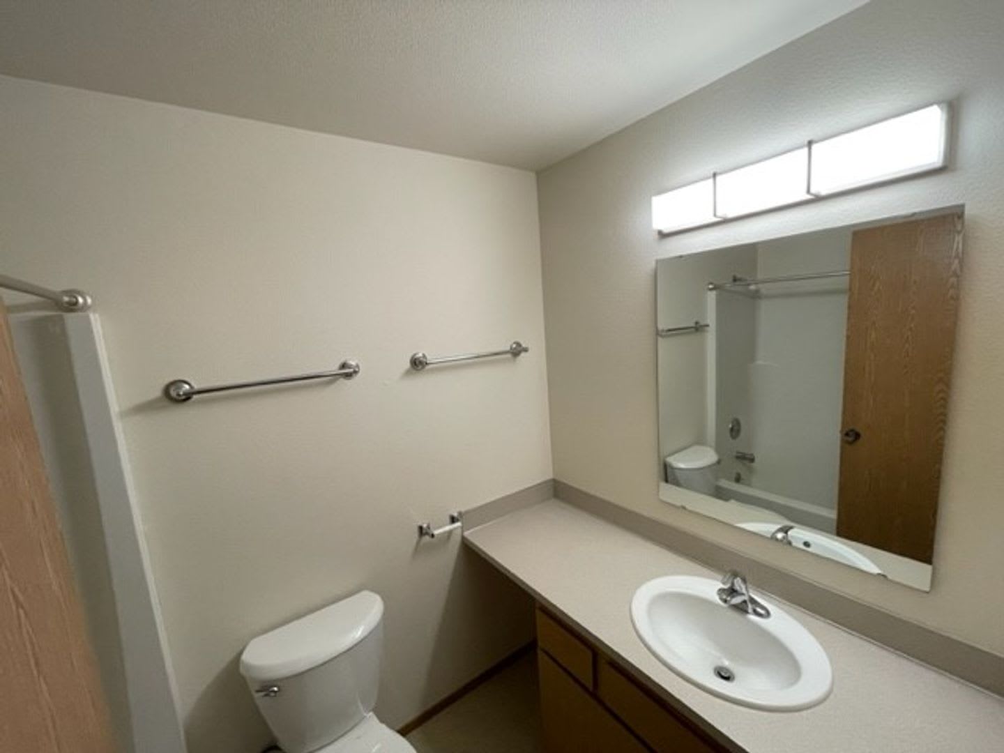 1K Kristine Apartments – photo 4