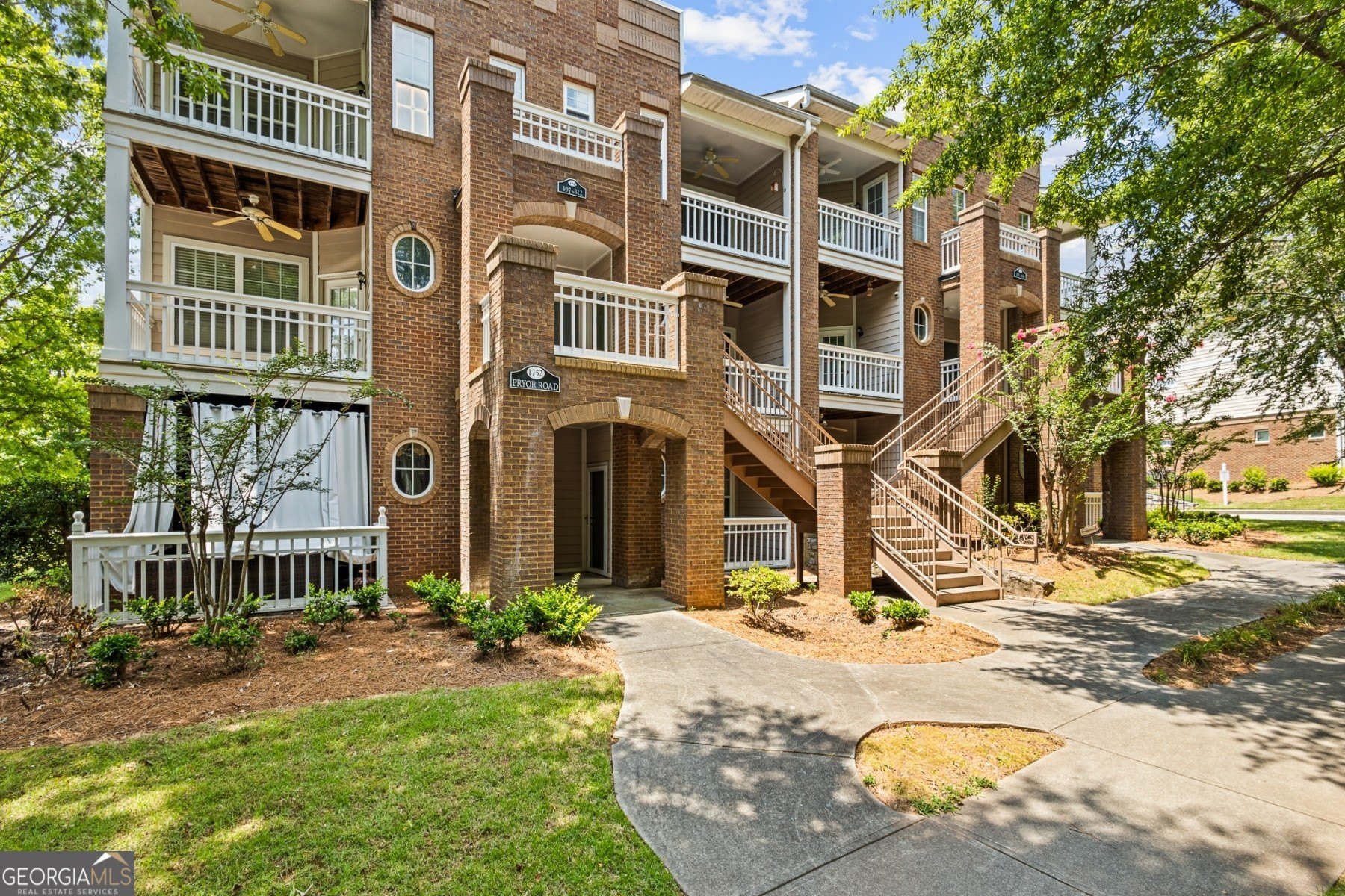 1752 Pryor Road SW – photo 1