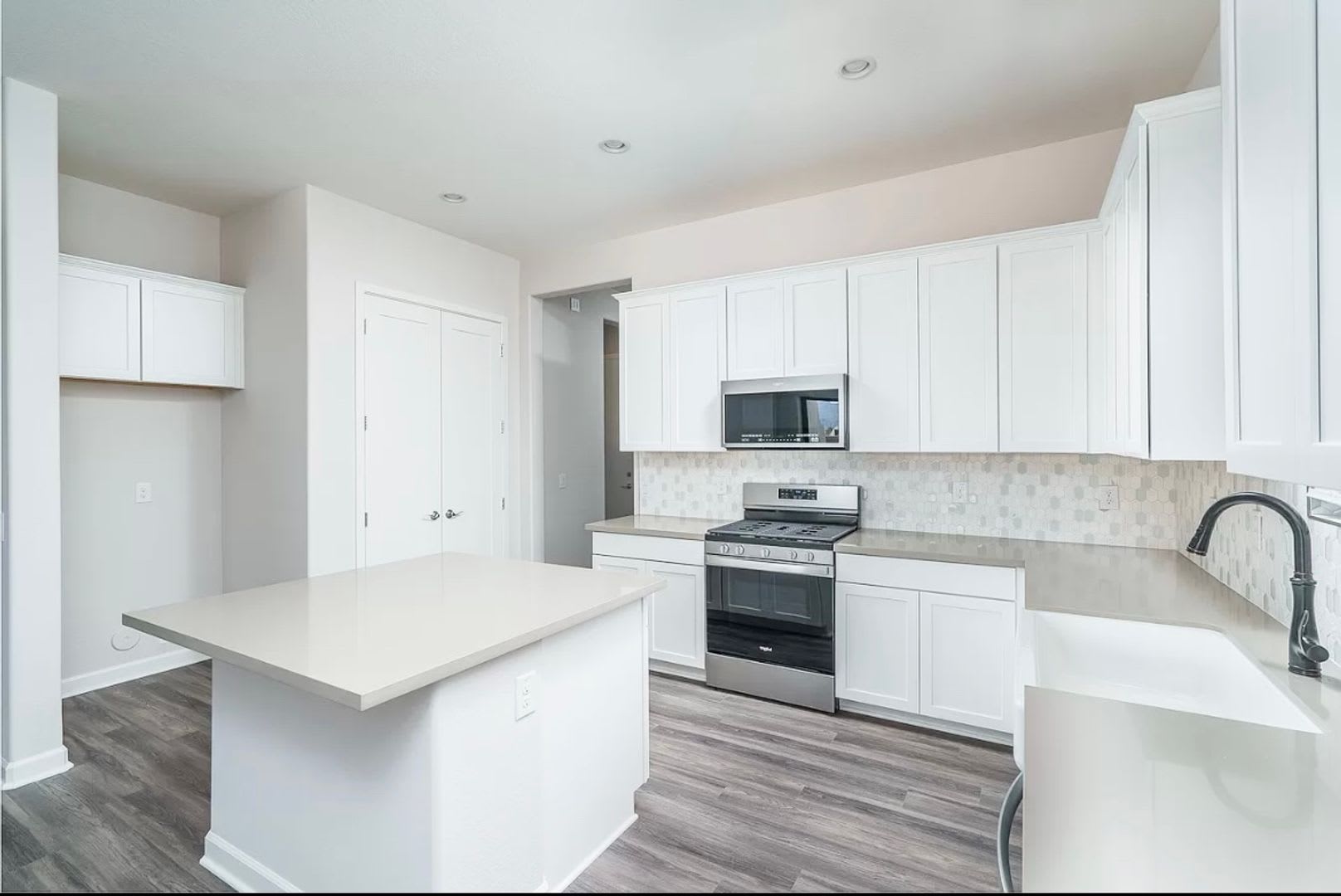 Stunning 4 Bedroom/3 Bath Single Level Home In Estrella Mountain Ranch Community! Newly Built Home! – photo 4