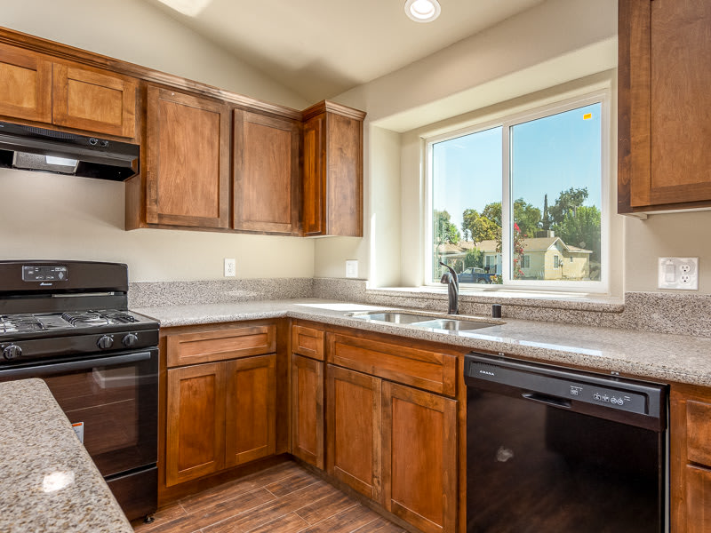 1010 West Goshen Avenue – photo 4