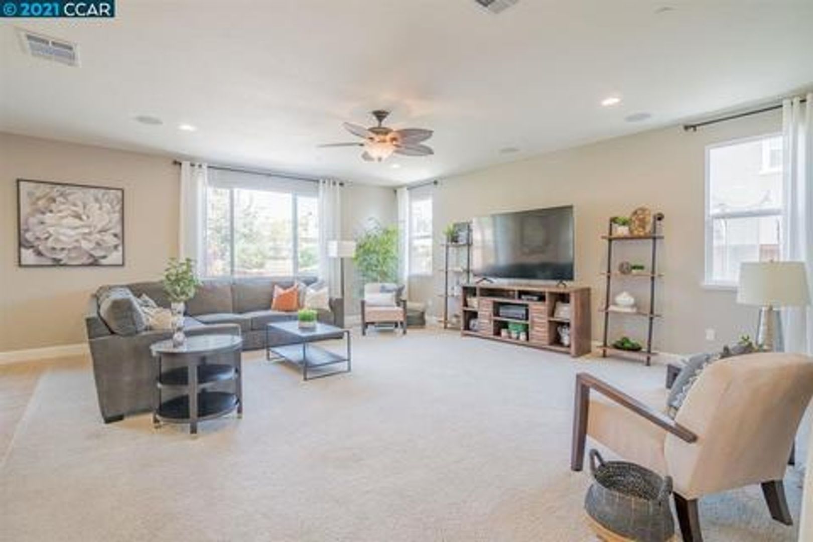 Privacy, Space & the Brentwood Lifestyle — Welcome to Carmel Estates – photo 4