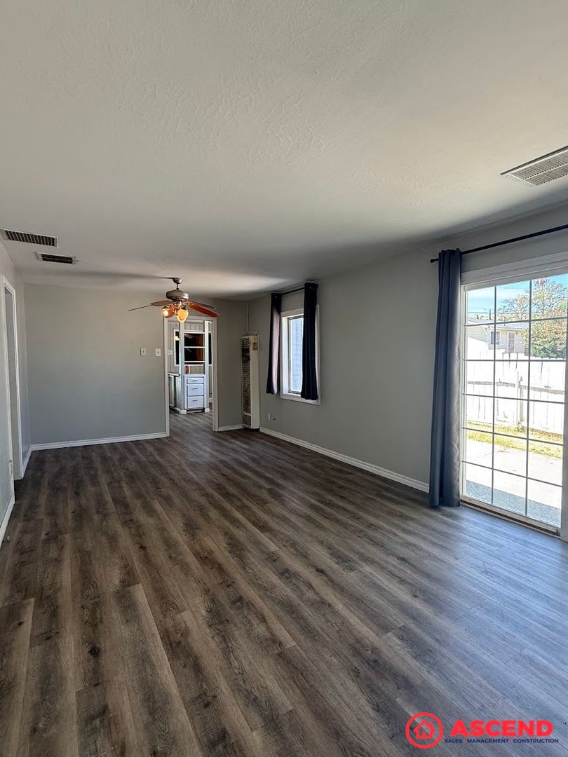 Spacious 4BD/2BA Home in Taft — Fully Equipped & Move-In Ready! – photo 4