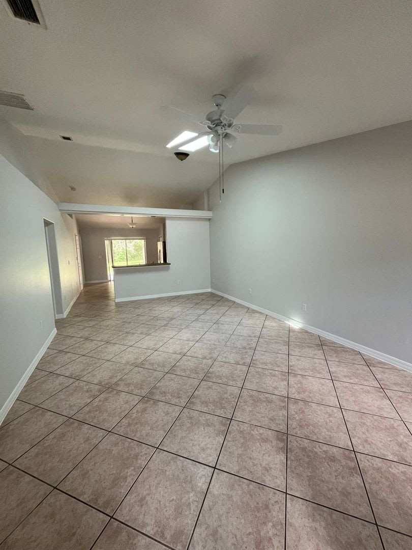 3 Bedroom 2 Bathroom Duplex With 1 Car Garage – photo 2