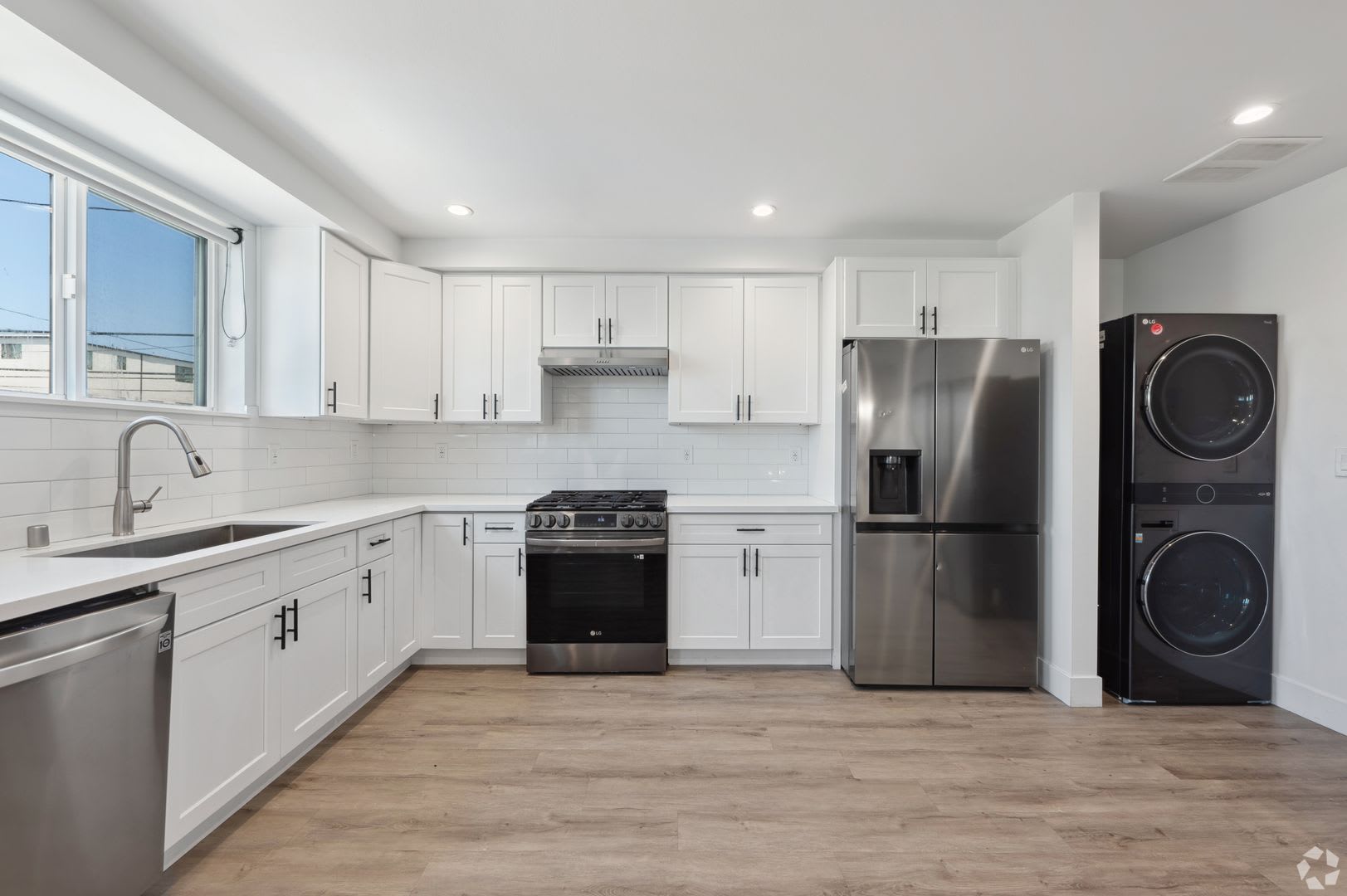 MH 1297 W 36th St – photo 1