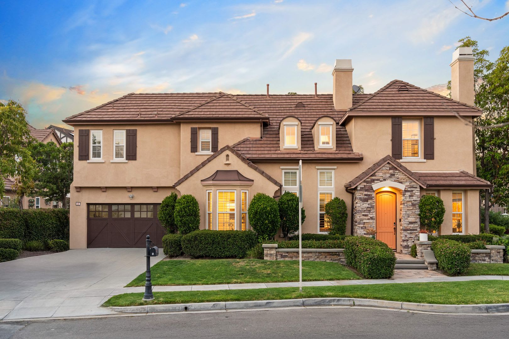 Luxurious French Country Estate In Ladera Ranch Fully Furnished With Flexible Short Term Lease Options – photo 3