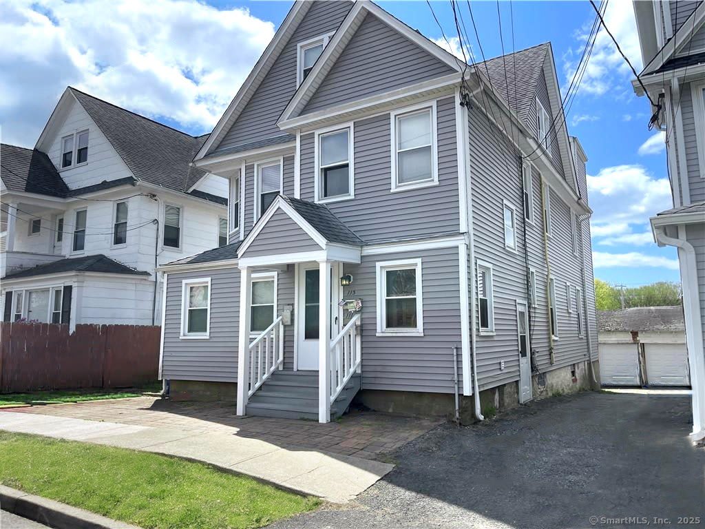 109 Churchill Street – photo 1