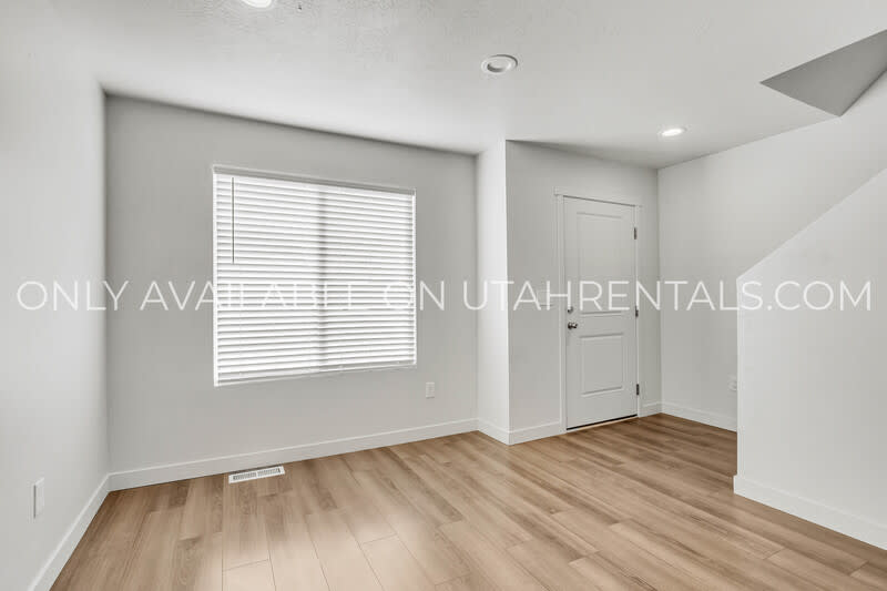 78 N 300 W – photo 5