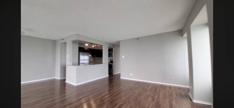 400 E Erie St – photo 4