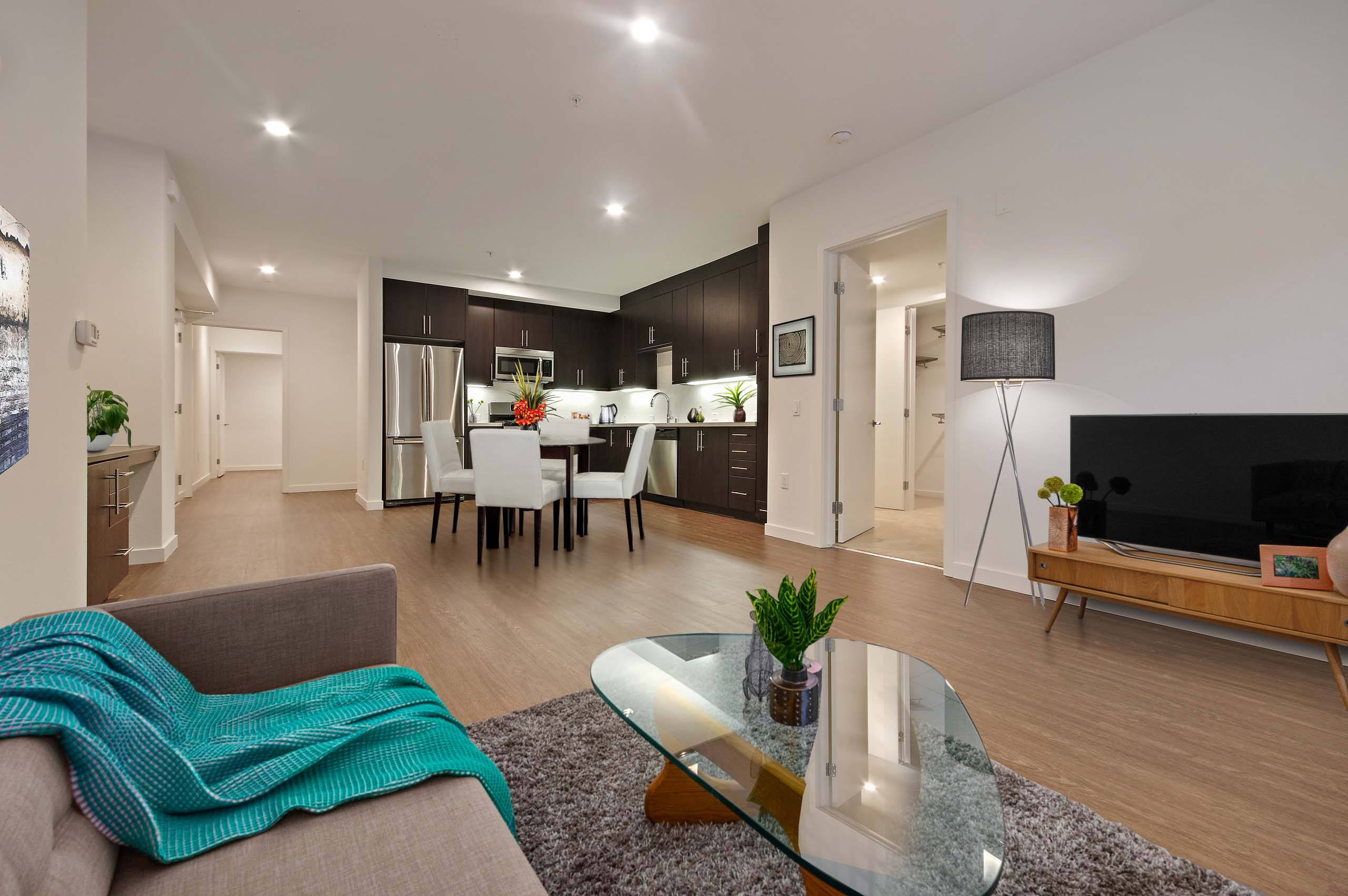 The Metropolitan at Larchmont Village – photo 5
