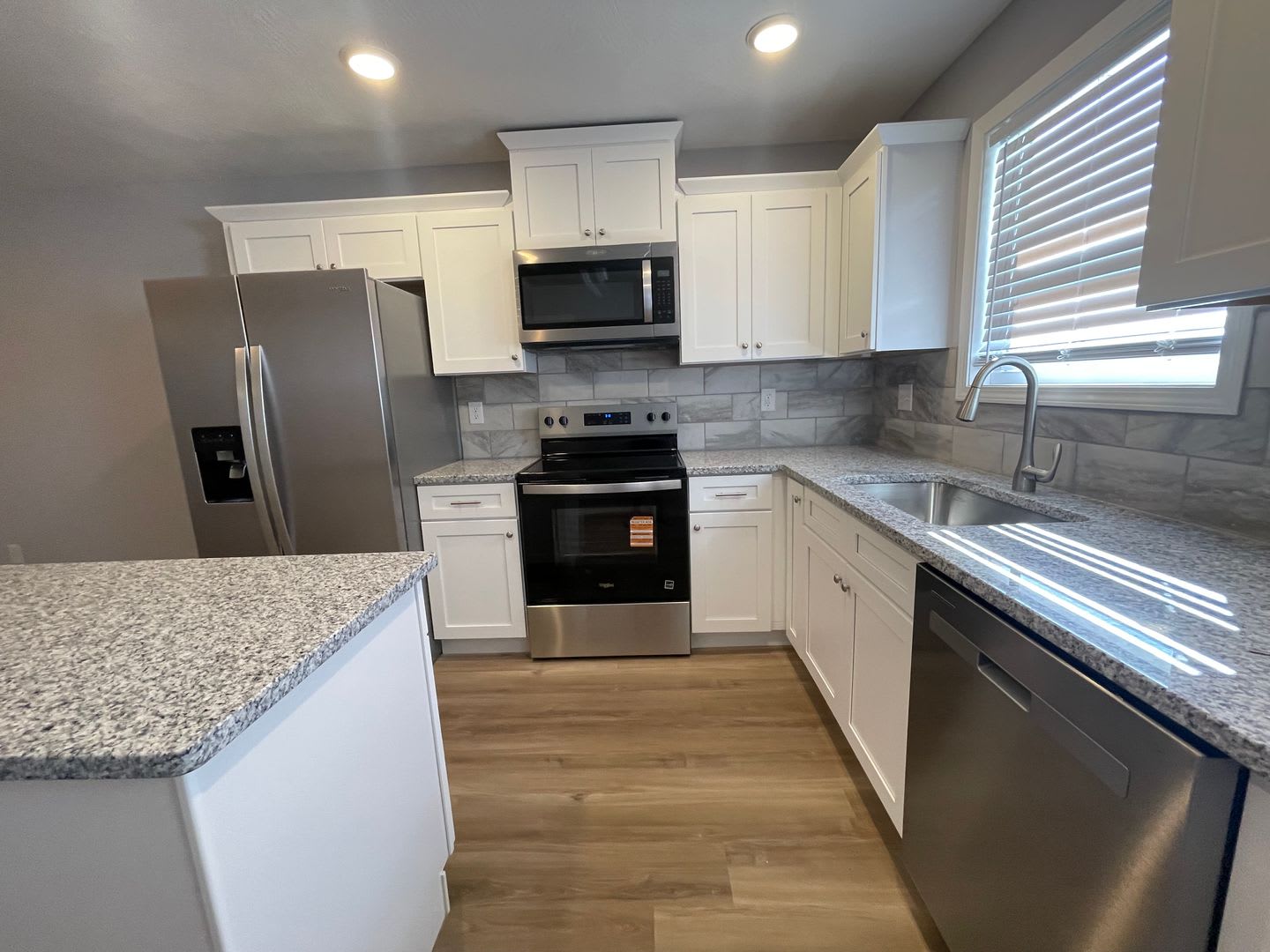 Luxury Lake Living Starts Here Brand New 2 Bed 2 Bath House In Kimberling City Year Round Vacation Home – photo 3