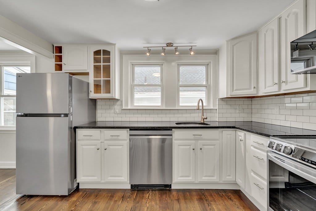 19 Fairview Ave – photo 1