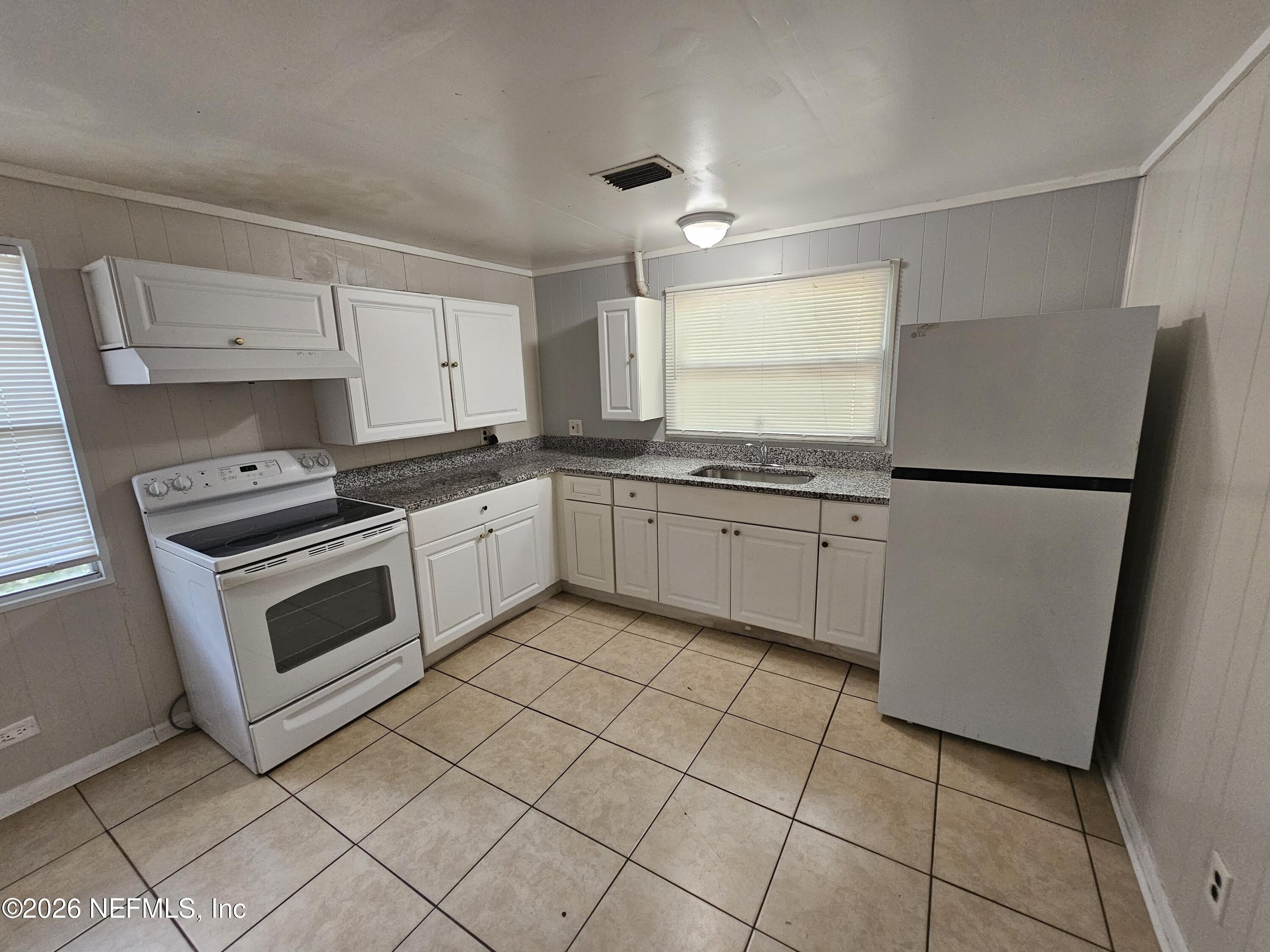 9042 7TH Avenue – photo 3