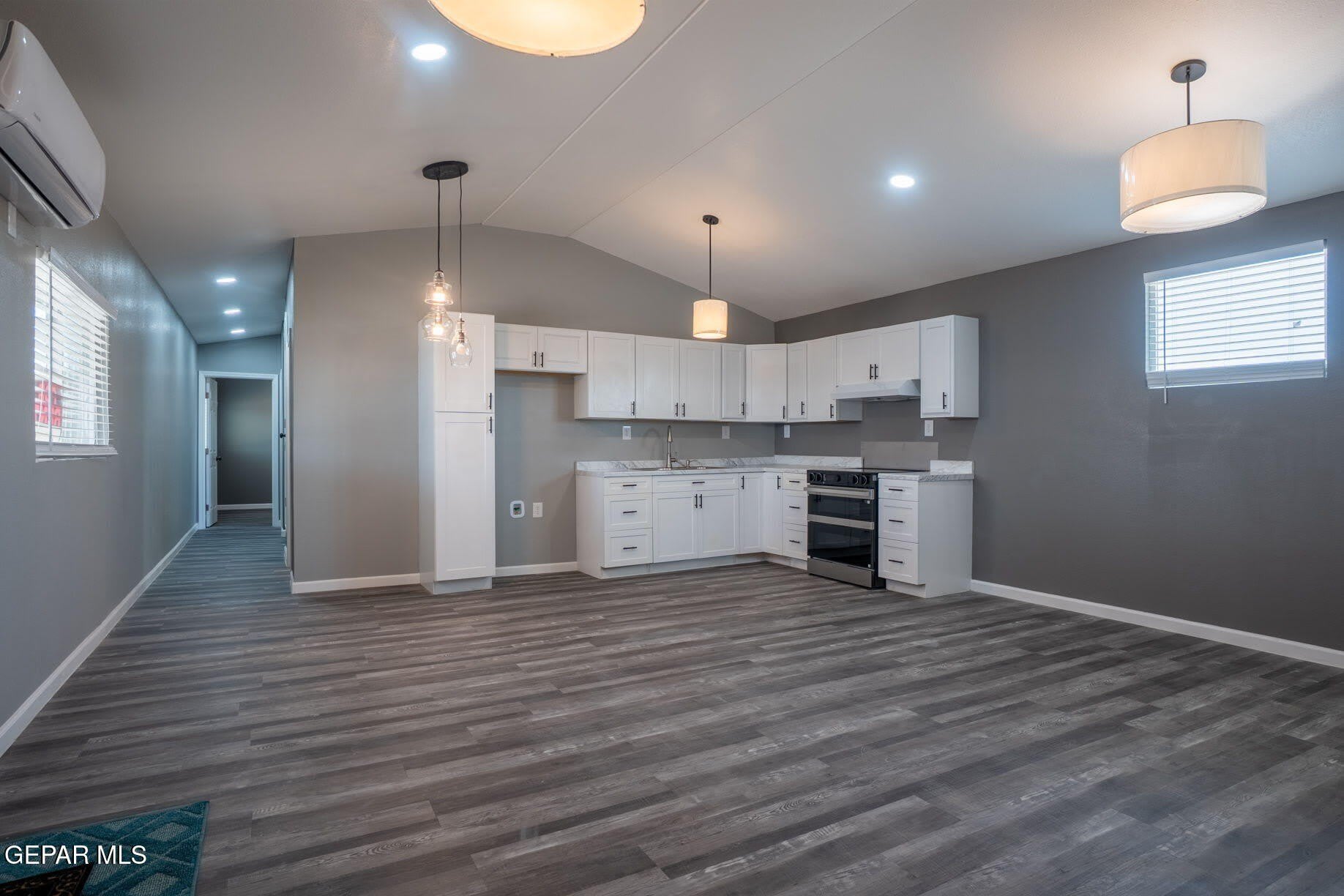 8335 Roseway Drive – photo 2
