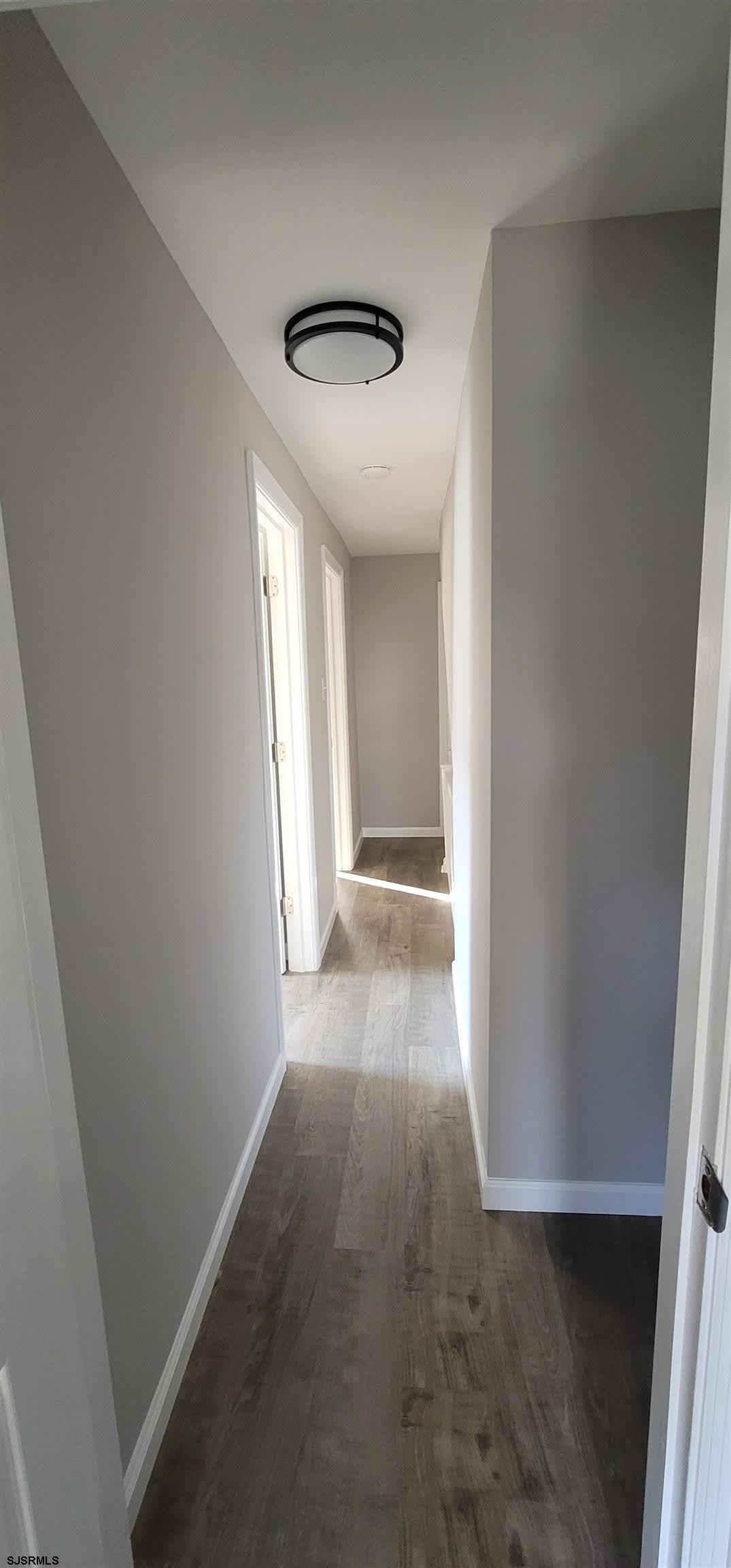 2011 Caspian Ave – photo 5