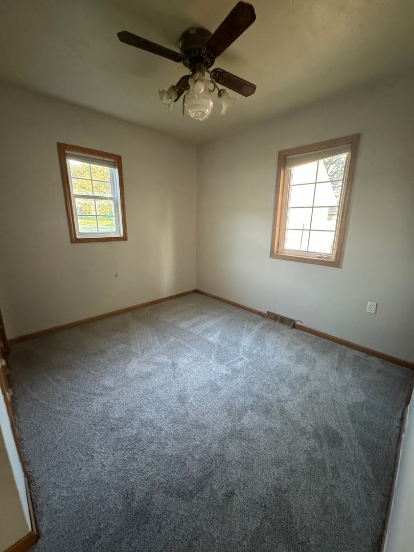 3bd 1.5ba home for rent in Hudson, IA – photo 4