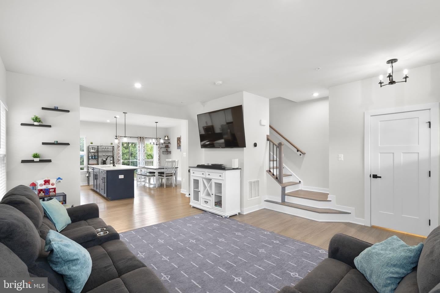 1713 AURORA WAY – photo 3