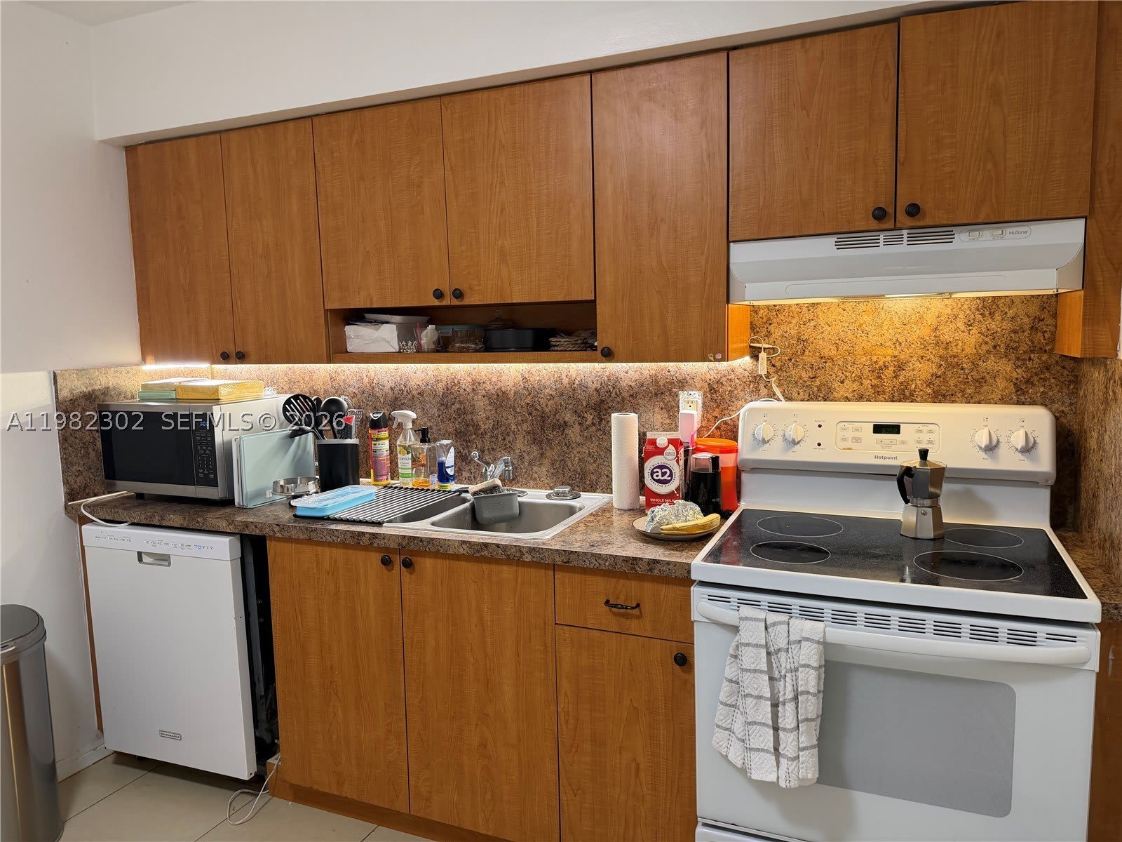 2620 SW 51st St – photo 3