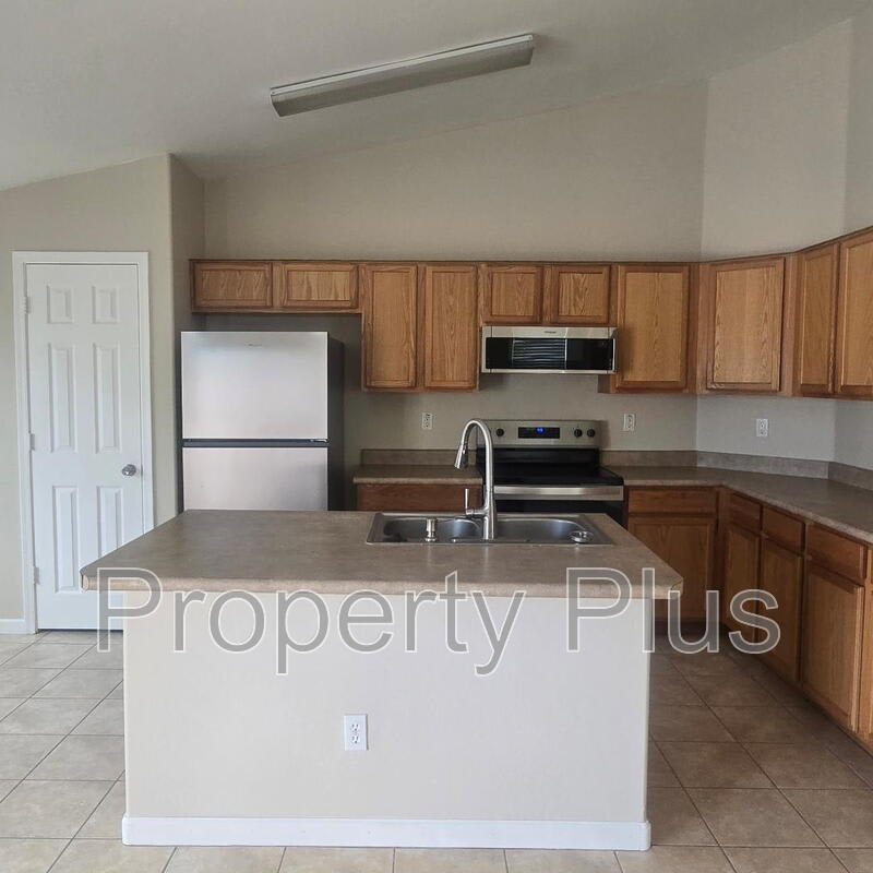 3411 W Sunland Ave – photo 2